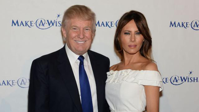 ¿Ruptura? Melania Trump rechaza posar al lado de su esposo (+video)
