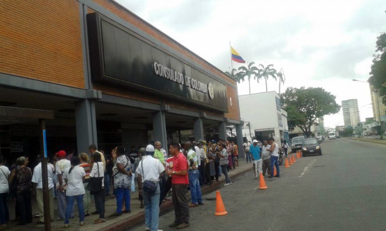 Colombianos en Valencia acuden masivamente a las urnas electorales