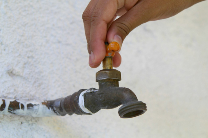 Sandieganos exigen mejoras del servicio de agua potable