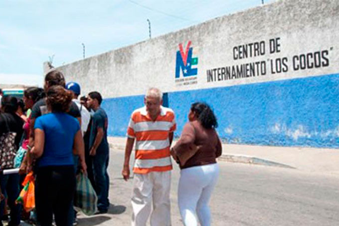 ¡Fuera de rejas! 58 presos se fugaron en la cárcel los «cocos» de Margarita