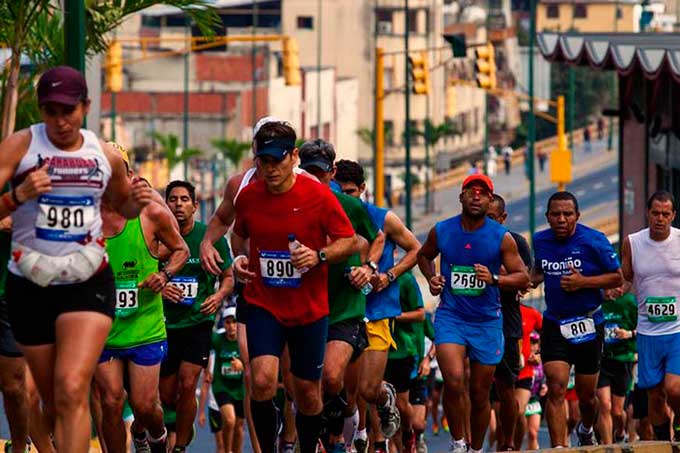 Cerrarán 11 avenidas para realizar el maratón Caracas 42k