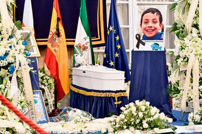 ¡Terrible! Mujer asesinó a niño de 8 años en España
