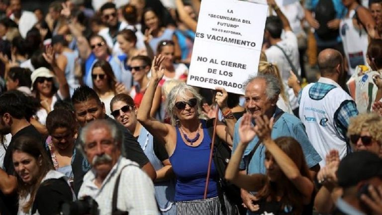Docentes argentinos cumplen segundo día del paro nacional
