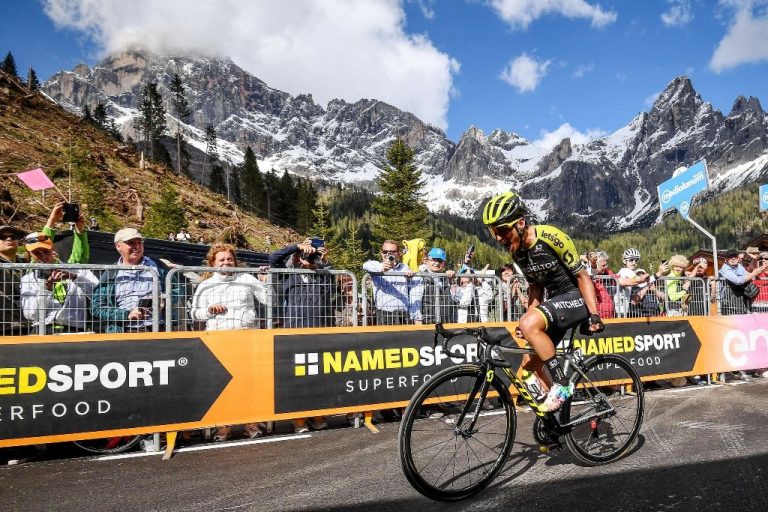Esteban Chaves se tomó su cafecito en Giro de Italia