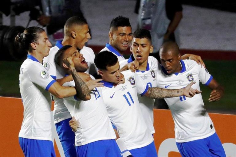 Brasil hizo la tarea con goleada ante Bolivia con doblete de Coutinho (+ vídeo)