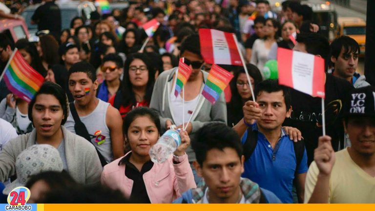 Congreso de Perú presencia por primera vez las manifestaciones de la comunidad LGBT