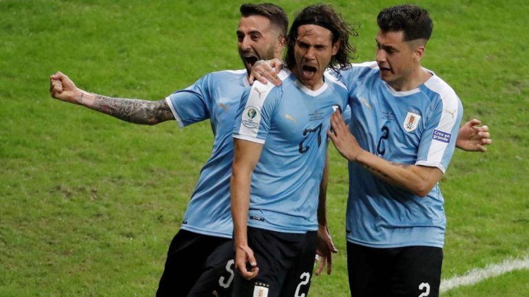 Uruguay arropó a una débil y alicaída Ecuador en Copa América