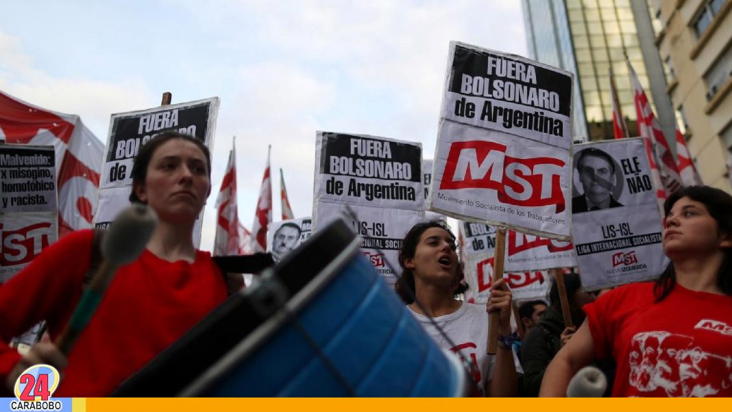 noticias24carabobo-¡No lo quieren! Protestas en Argentina por la visita de Bolsonaro