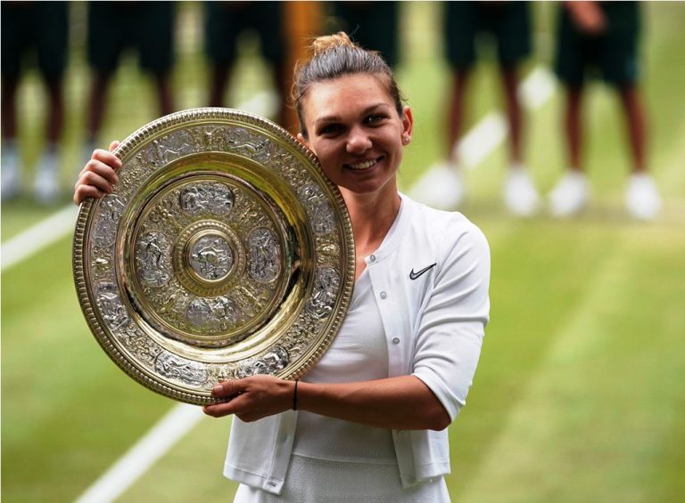 Simona Halep tocó el cielo de Wimbledon al vencer a Serena