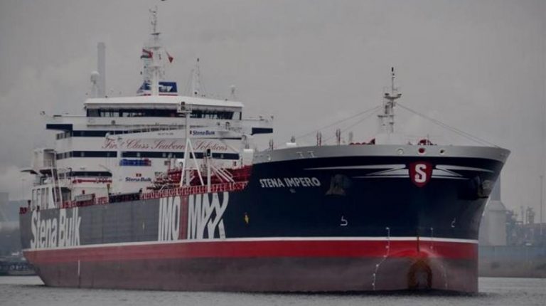 ¡Tensión! Irán detiene carguero británico en el estrecho de Ormuz