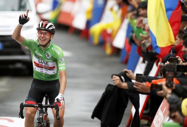 Triplete de Pogacar destrozó a colombianos y Roglic paseará título de Vuelta
