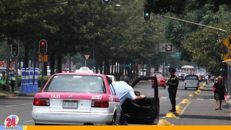 Venezolanos trabajan «taxiando» en Ciudad de México