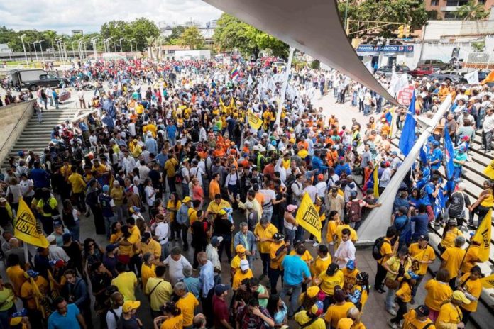Dos protestas con distintos fines - noticias24 Carabobo
