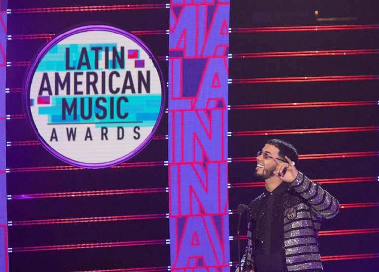 Anuel AA en gran triunfador de los Latin American Music (+ vídeos)