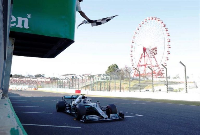 Bottas se impuso en Japón y Mercedes campeón de constructores