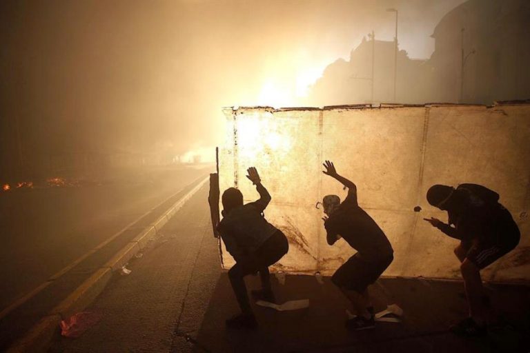 ¡Chile en llamas! Primer día sin militares y arreció la violencia (+ vídeos)