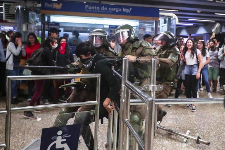 ¡Ahora Chile! Piñera decretó «estado de emergencia» por fuertes disturbios en Santiago (+ vídeos)