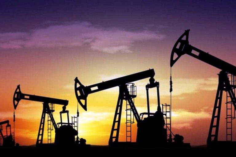 ¡Más crisis! Precio del petróleo cayó hasta $52,40 por barril