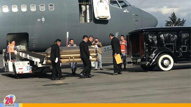 Restos de José José llegaron a México en avión de la Fuerza Aérea