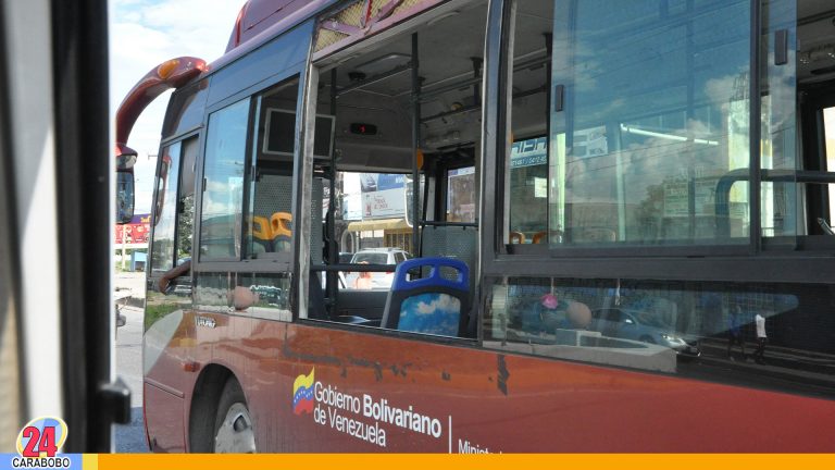 ¡Destruidos! Autobuses Yutong ruedan de milagro en la ciudad