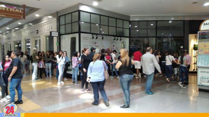 Black Friday en Venezuela: Reportan colas en centros comerciales