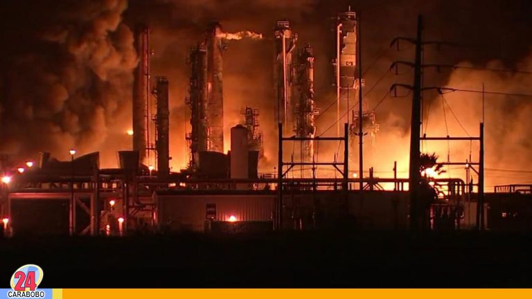 Explosión de planta química en Texas dejó al menos tres heridos