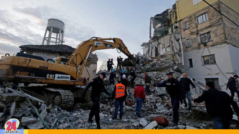 Fuerte sismo sacudió Albania y dejó al menos 13 muertos