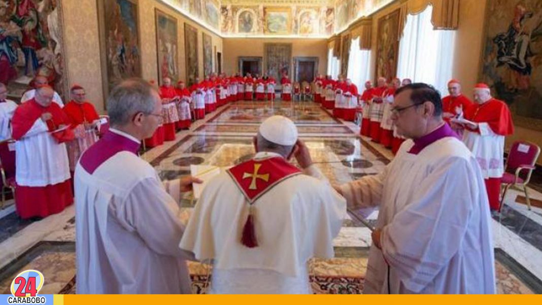 Vaticano releva al jefe de control financiero tras escándalo