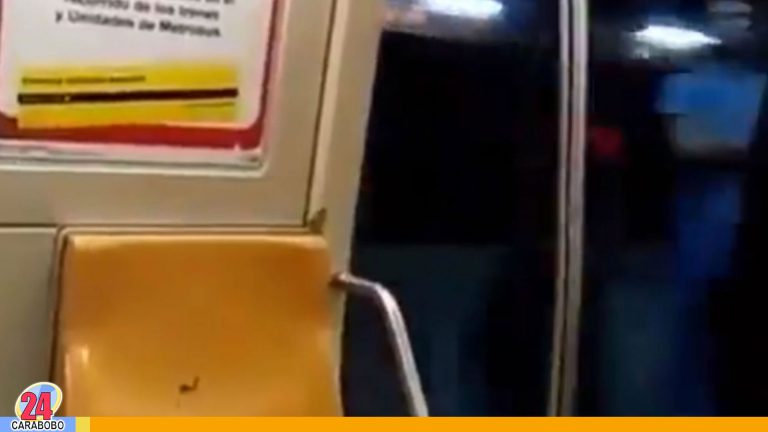 ¡Con cuidado» Vagón del Metro de Caracas va sin puertas