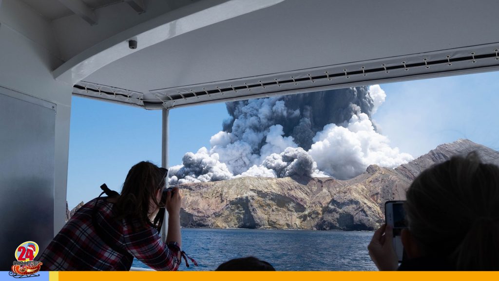 Erupción de volcán en Nueva Zelanda dejó al menos cinco muertos