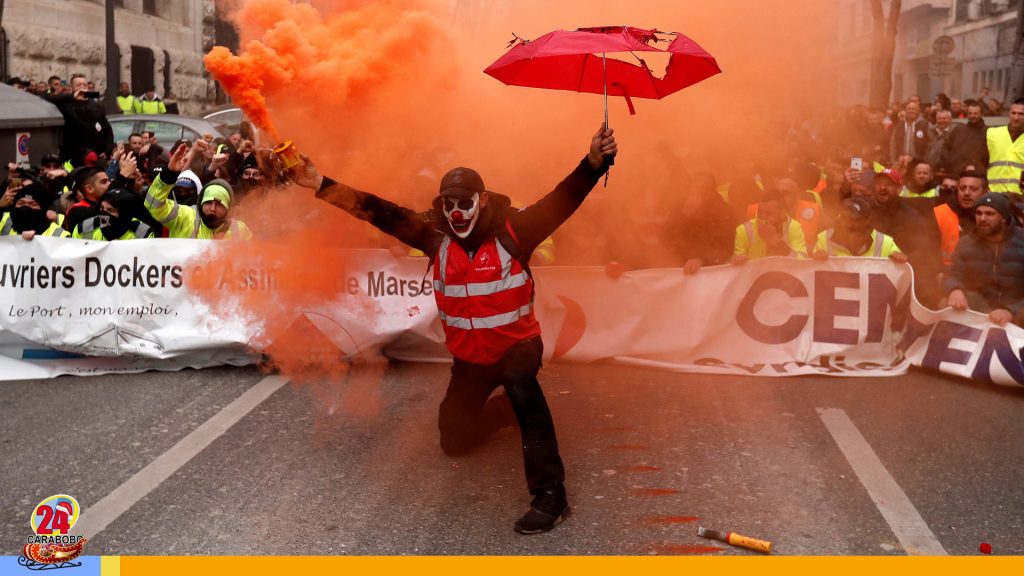 Huelga contra la reforma en Francia termina en disturbios 