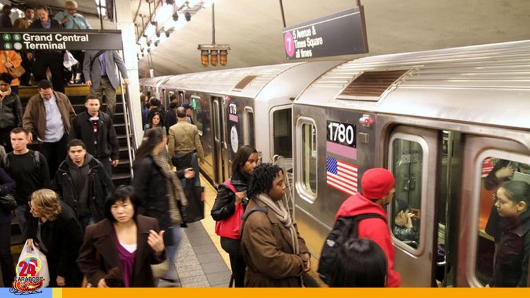 Pareja es buscada en Nueva York por tener relaciones en el metro