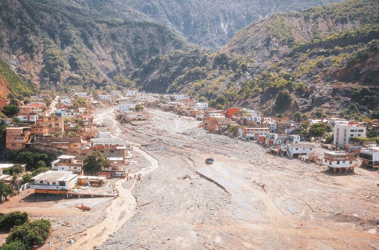 Dos décadas del deslave de Vargas y sus huellas siguen intactas