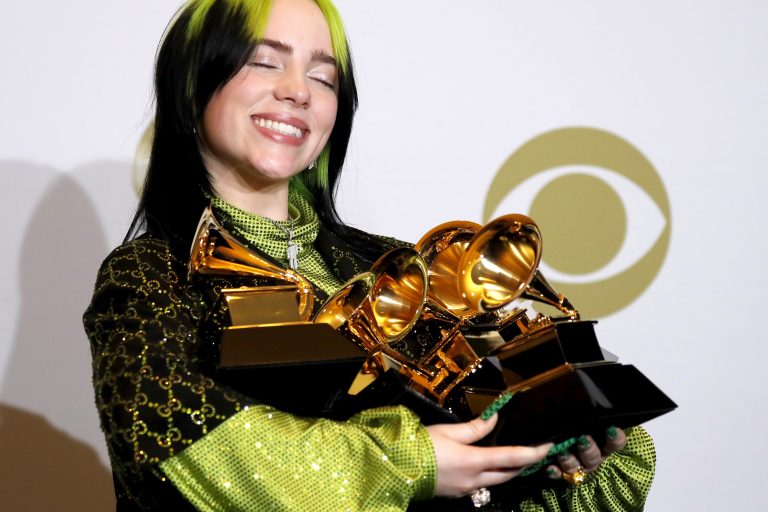 Billie Eilish arrasa en los Grammy y ganó en cuatro categoría principales