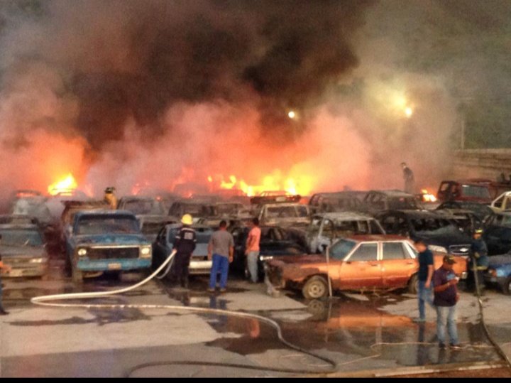 Incendio en Campo Solo afectó estacionamiento judicial