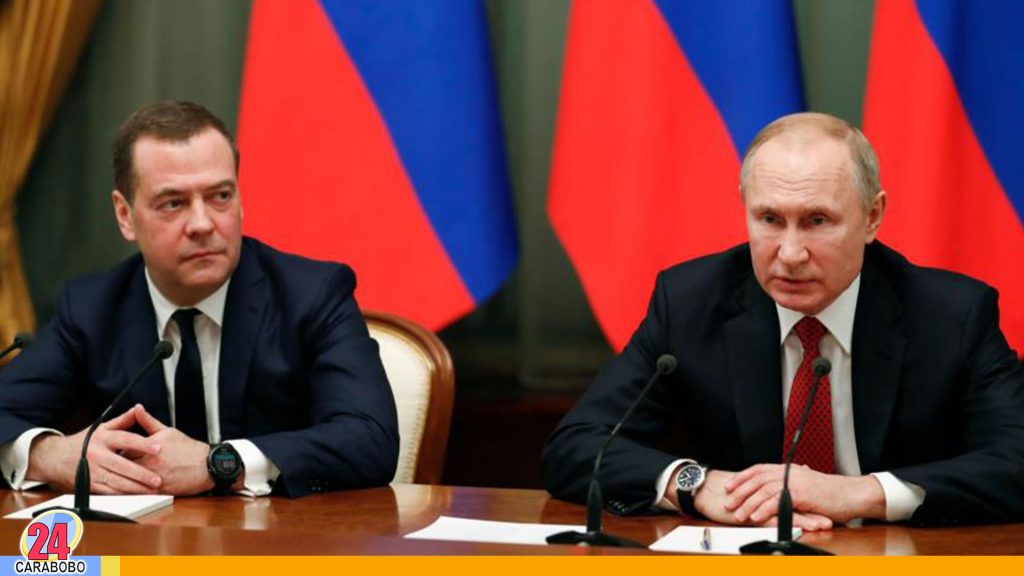 Renuncia todo el gabinete de Putin ante el parlamento 