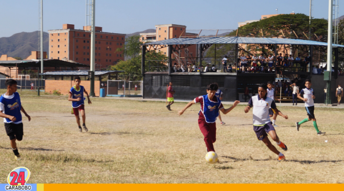 Jóvenes de Naguanagua celebraron su día con actividades deportivas