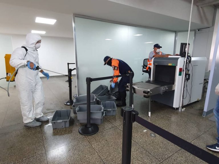 Plan de desinfección llegó al Aeropuerto Internacional de Valencia