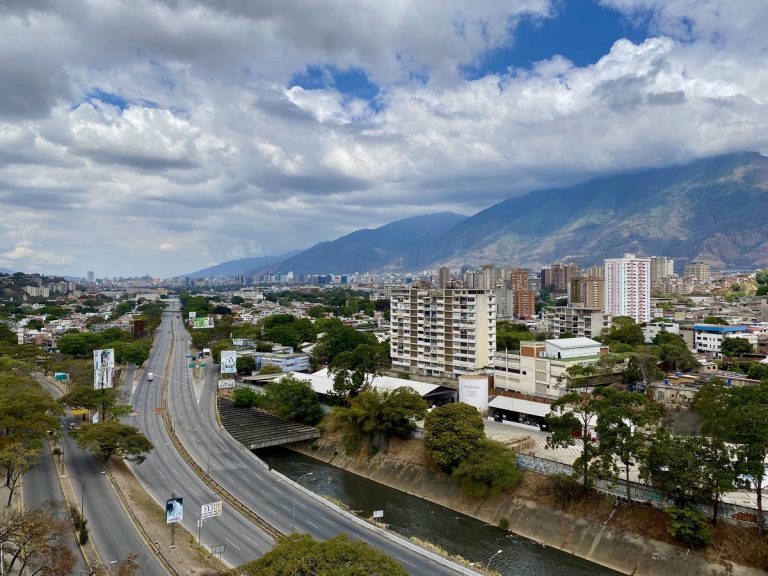Solitaria y limpia, Caracas en cuarentena y en calma