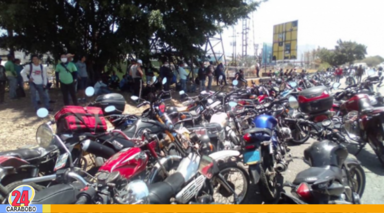 Protestas de motorizados en Carabobo ante la escasez de gasolina