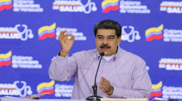 Maduro evalúa precio de gasolina