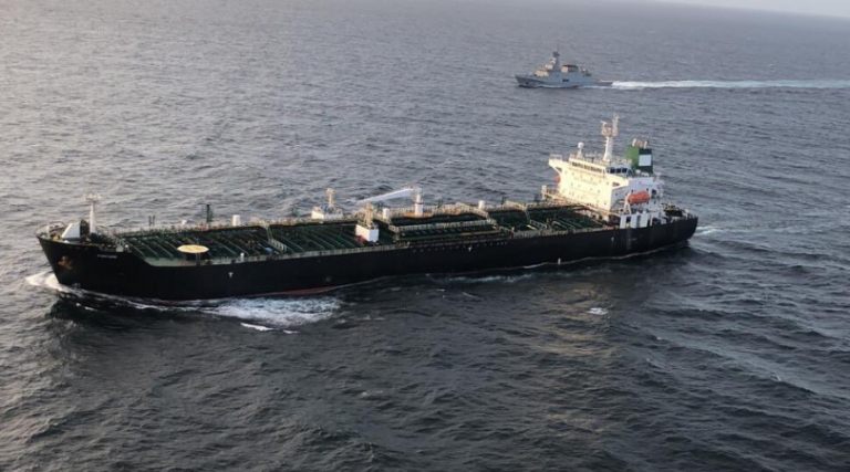 ¡Fortune! Primer buque iraní llegó a Venezuela y se dirige a la refinería El Palito