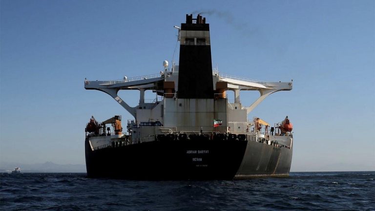 Washington frenó buques griegos con gasolina de Irán a Venezuela