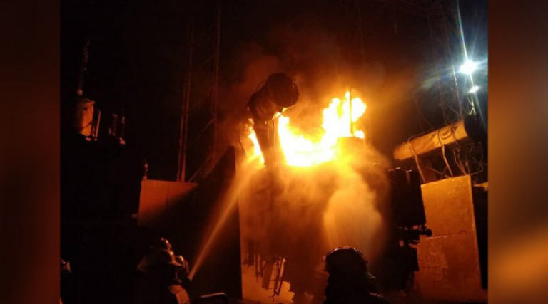 Incendio en termoeléctrica Planta Centro tras explosión de transformador
