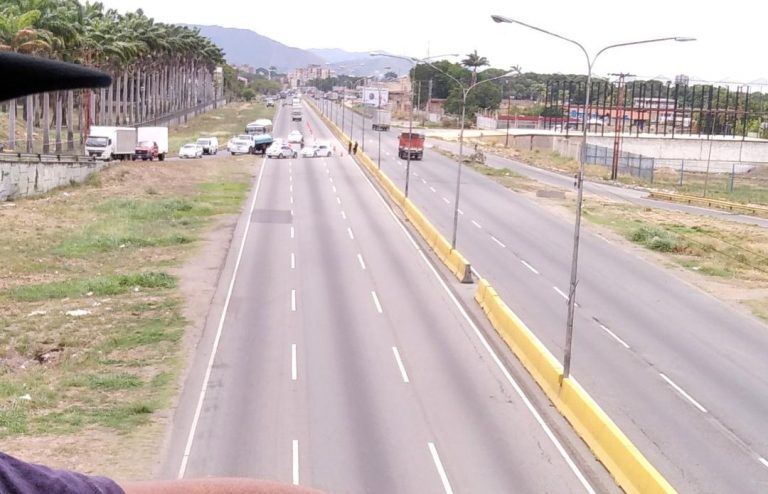 Triste suceso en el Distribuidor San Luis en la autopista Campo Carabobo