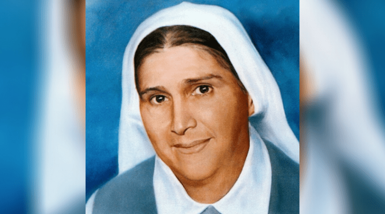 Católicos celebran a la Madre Carmen Rendiles