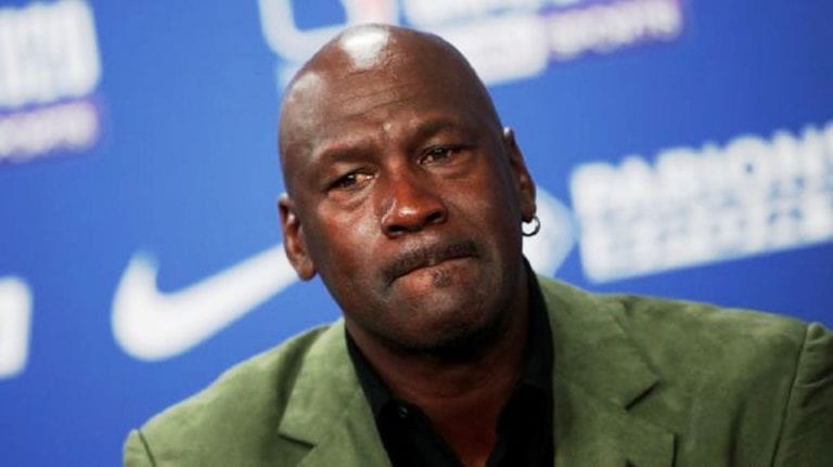 La leyenda Michael Jordan ataca al racismo con gran donación