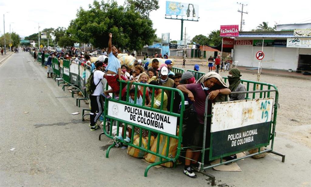 Primeros 300 venezolanos pasaron la frontera - noticias24 Carabobo
