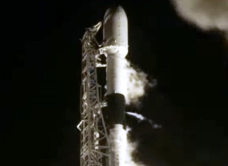 Compañía SpaceX envía otra tanda de satélites al espacio (+ vídeo)