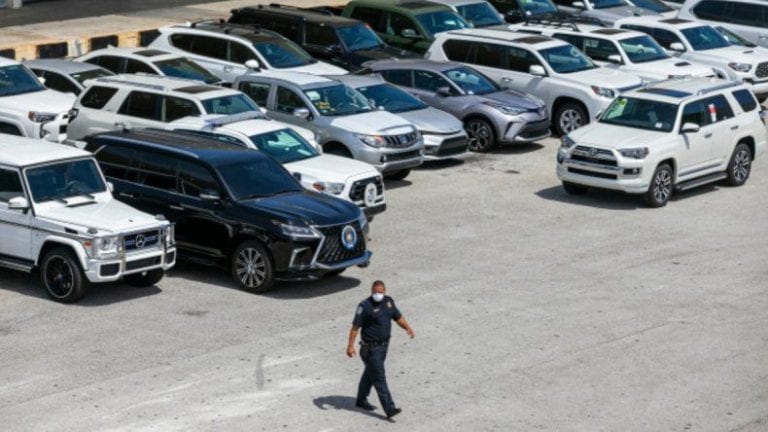 Incautan 81 vehículos en Florida que iban a ser exportados a Venezuela